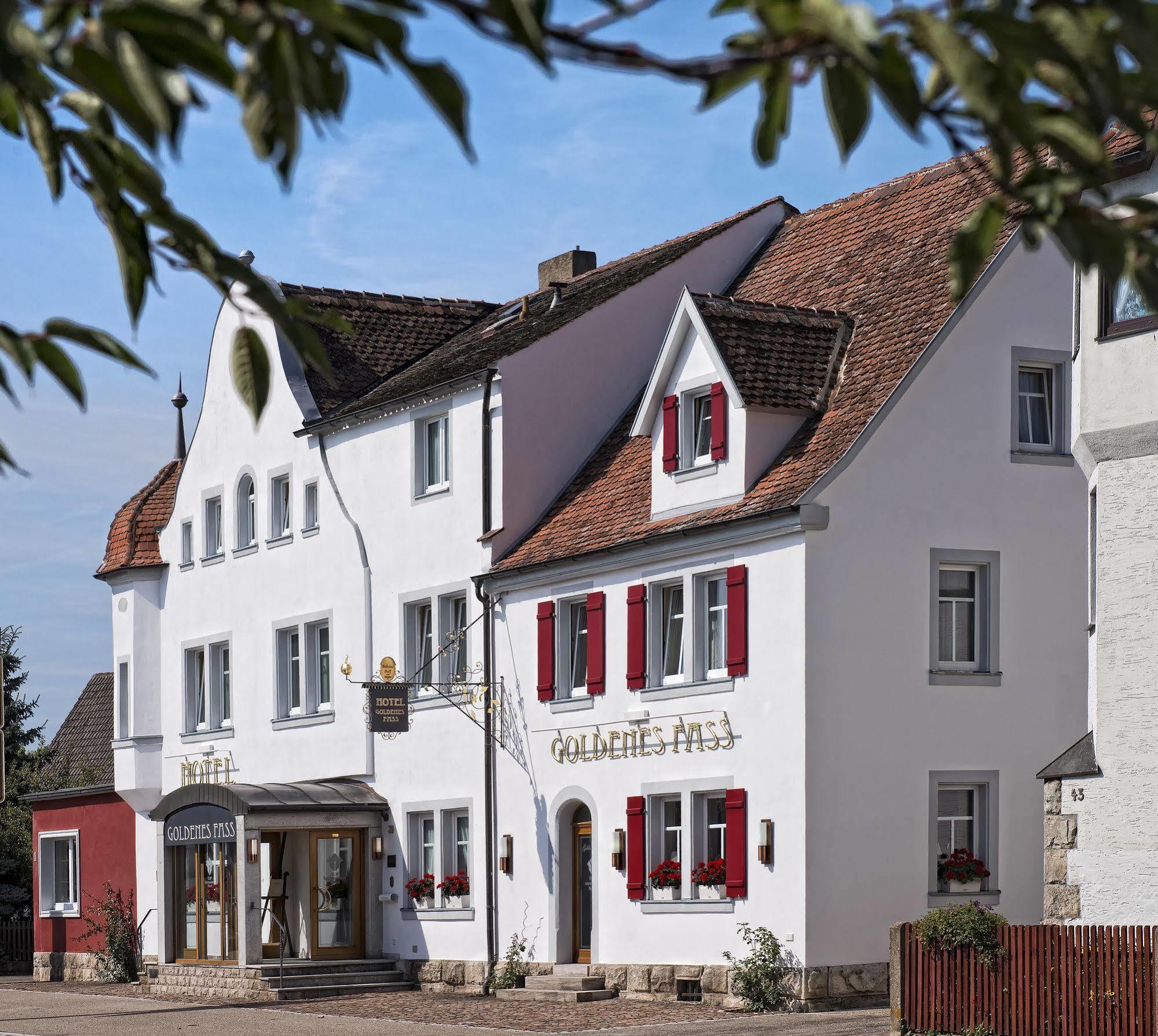 Hotel Goldenes Fass In Rothenburg Ob Der Tauber Exterior photo