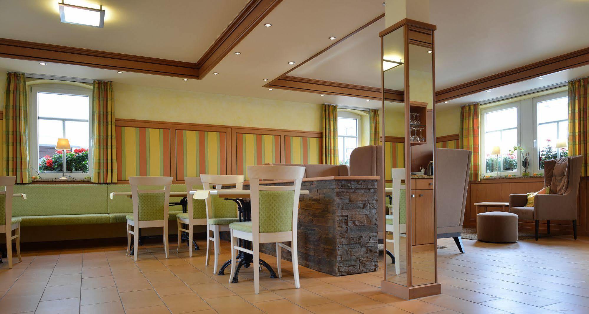 Hotel Goldenes Fass In Rothenburg Ob Der Tauber Exterior photo