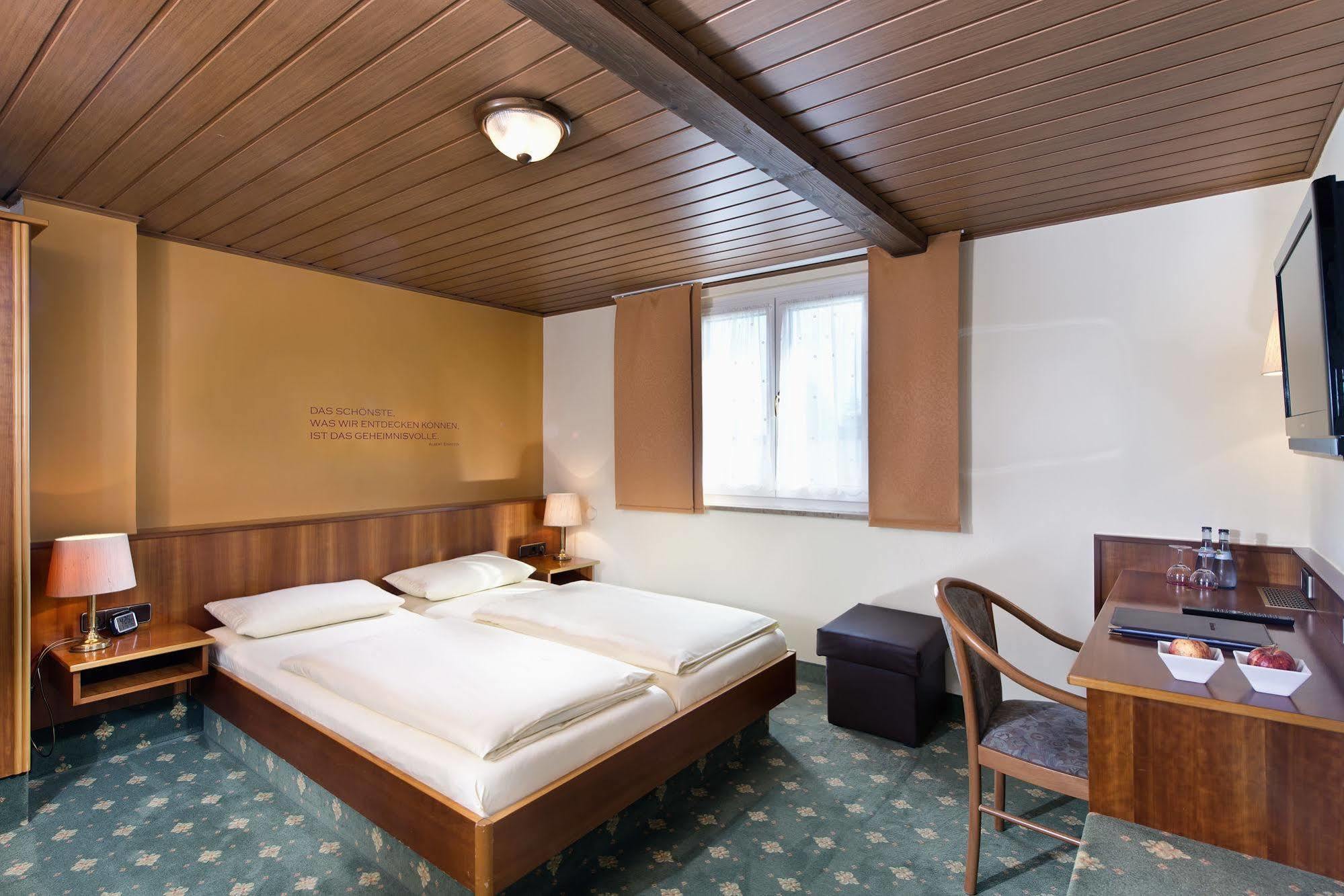 Hotel Goldenes Fass In Rothenburg Ob Der Tauber Exterior photo