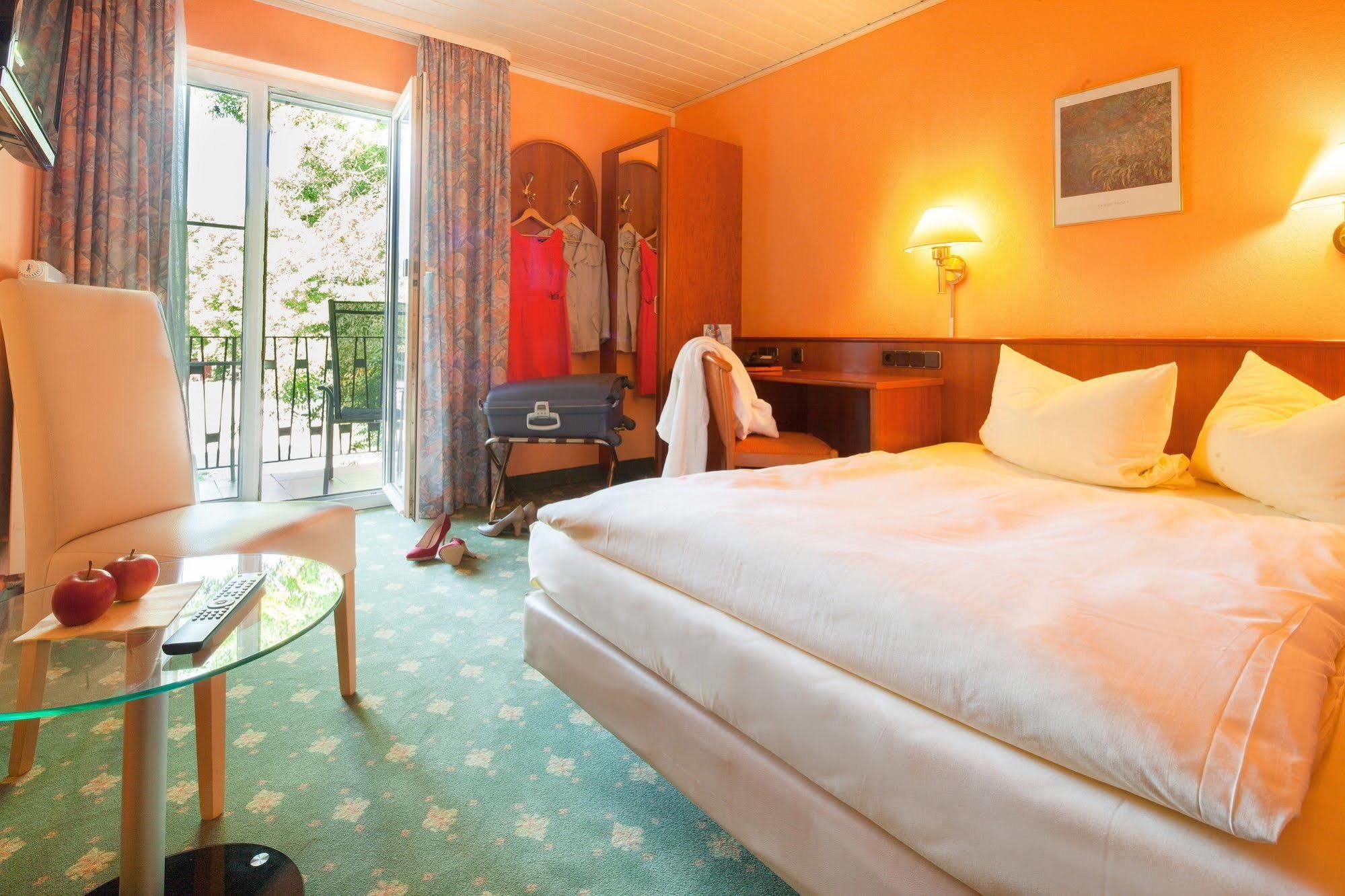 Hotel Goldenes Fass In Rothenburg Ob Der Tauber Exterior photo